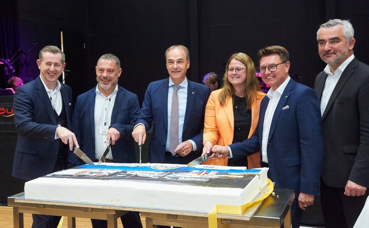 Feierliche Veranstaltung mit Politikern beim Pannonien Magazin Jubiläum.